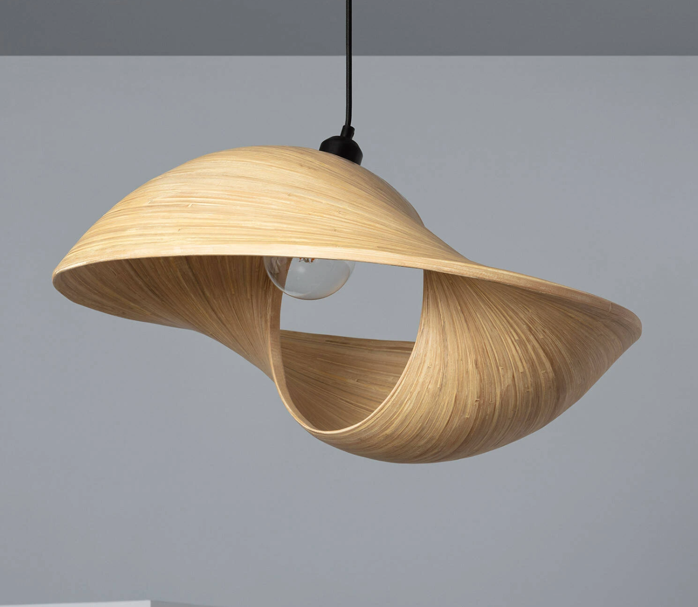 LAMPA WISZĄCA BAMBUSOWA SHUKA SARI